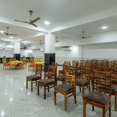 Hotel De Luxe Basai Road Gurgaon Exteriör bild