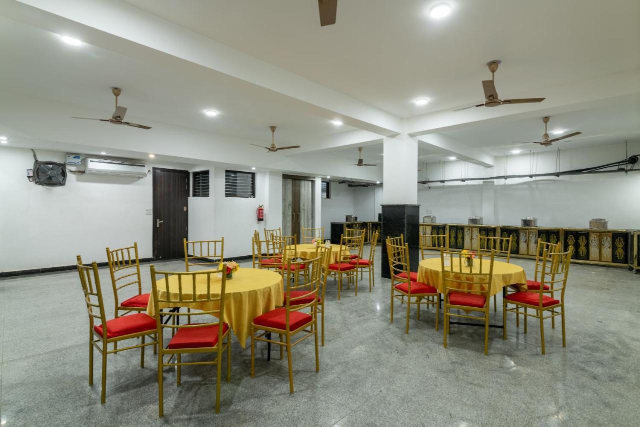 Hotel De Luxe Basai Road Gurgaon Exteriör bild