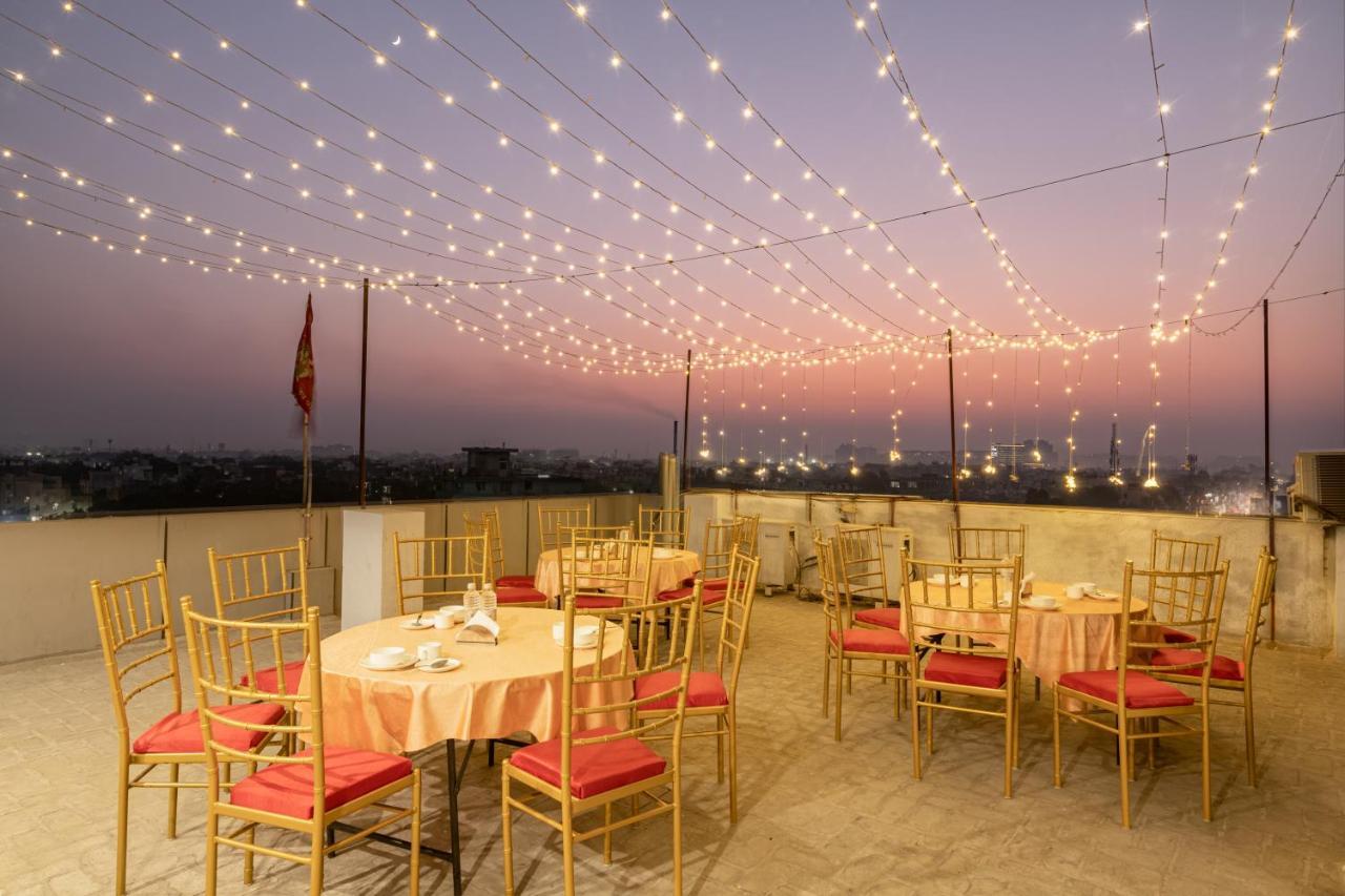 Hotel De Luxe Basai Road Gurgaon Exteriör bild